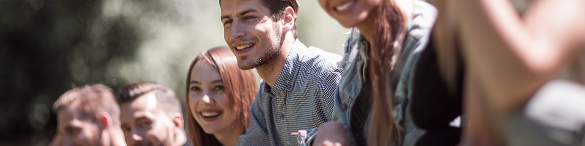 Gruppe junger Menschen