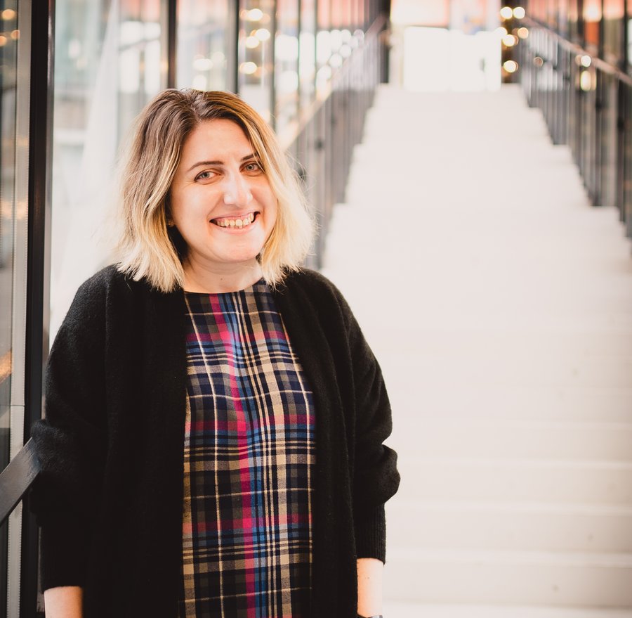 The picture shows Anna Yeghoyan, an Armenian freelance trainer and consultant in the field of youth work and youth policy. She is interviewed in this article.