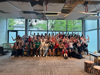Gruppenfoto mit allen Teilnehmenden der Veranstaltung